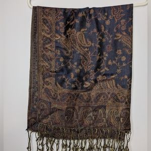 Reversible paisley scarf